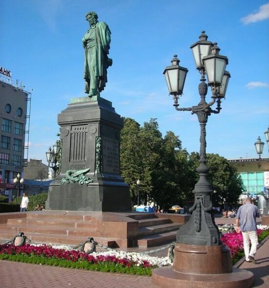 В Москве сегодня начинается реставрация памятника Пушкину