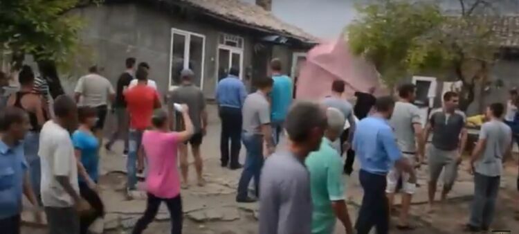 В Одесской области жители устроили беспорядки из-за убийства ребенка