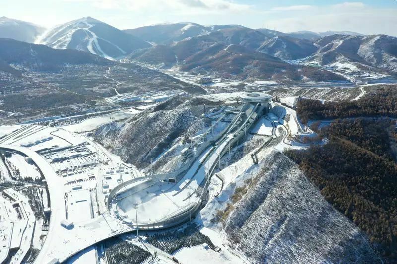Снега у погоды не выпросишь: пекинская Олимпиада оказалась полностью "синтетической"