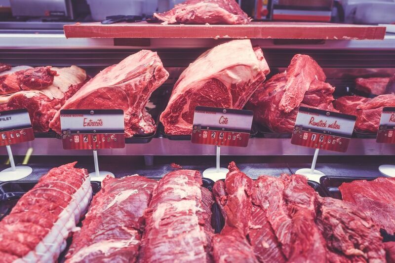 В Омске упали цены на медицинские маски и подорожало мясо