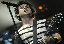 Лидер панк-группы Green Day попал в реабилитационную клинку