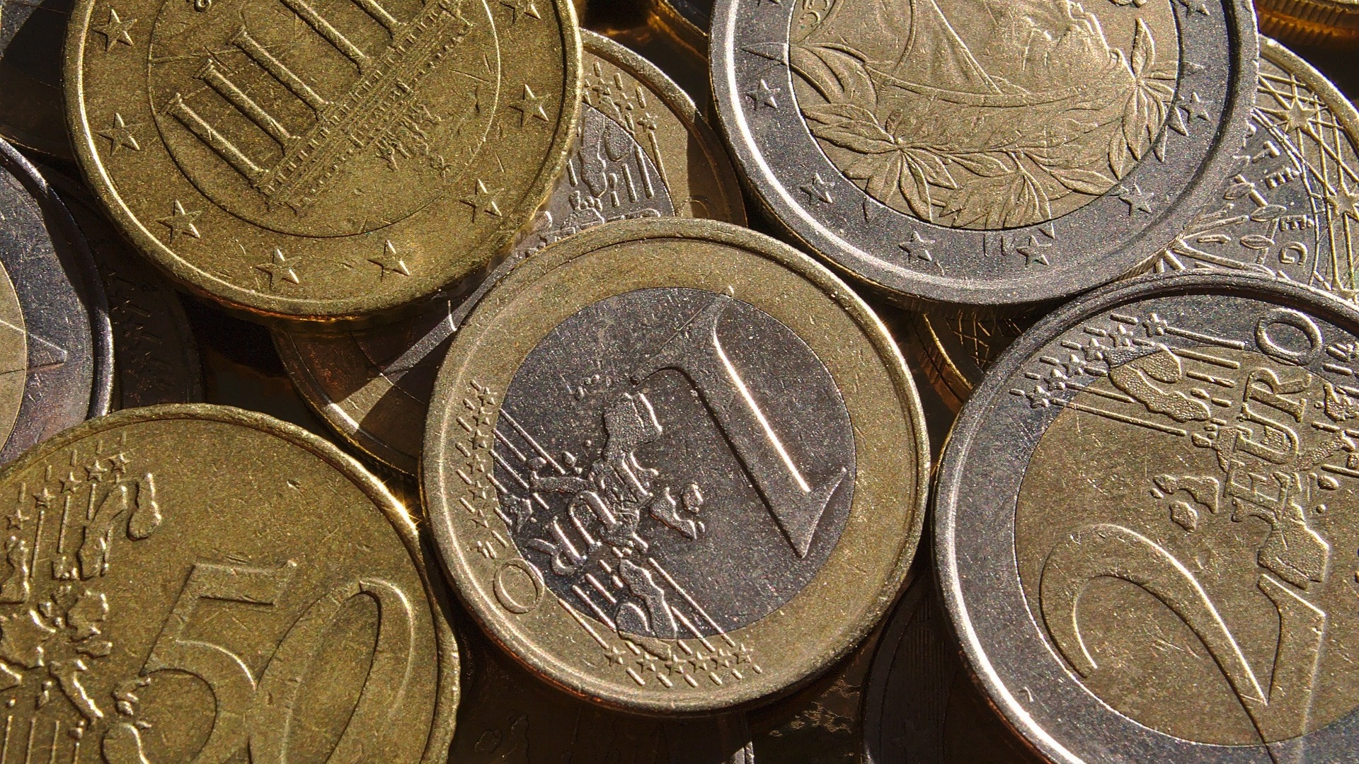 Смиритесь: евро и доллар вновь бьют рекорды и «отскока» назад не будет