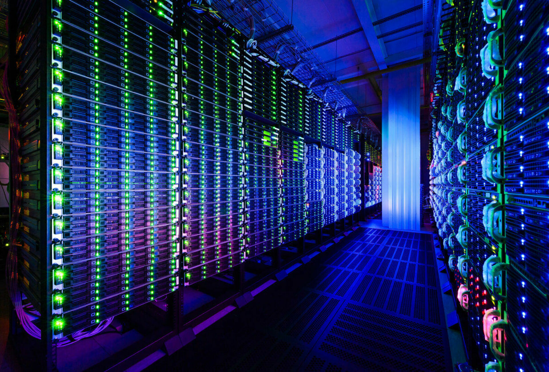 Сервер интернет играть. Суперкомпьютеры 2022. Суперкомпьютер Trinity. Frontier суперкомпьютер. Суперкомпьютер Китай.