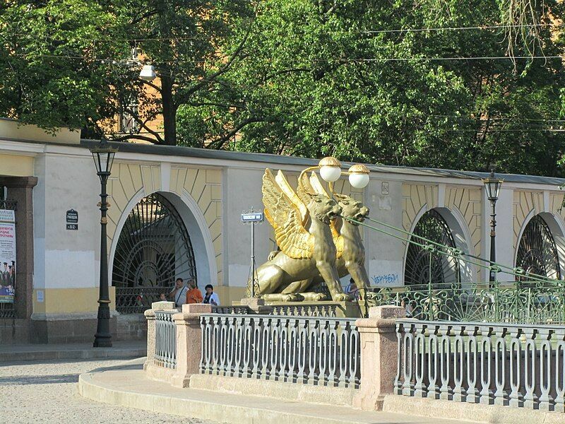 В Санкт-Петербурге с Банковского моста пропали элементы с сусальным золотом