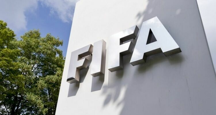 ФИФА назвала 10 претендентов на звание тренера года