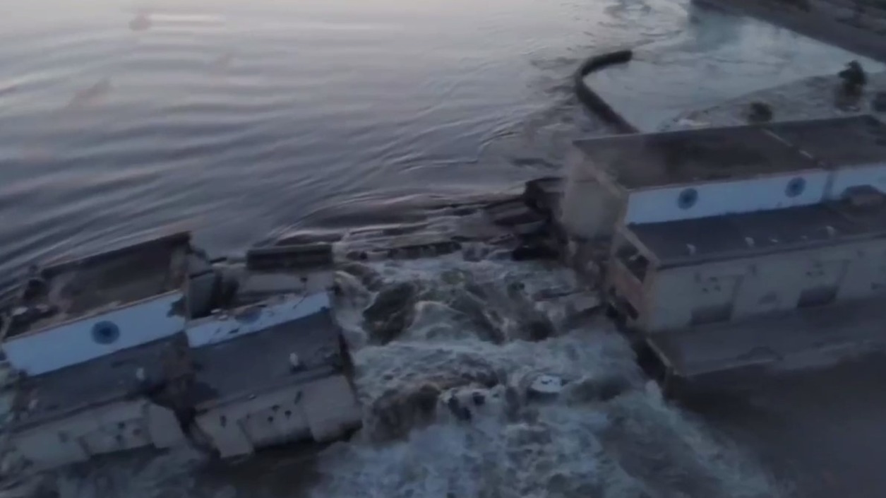Уровень воды в Днепре после разрушений на Каховской ГЭС поднялся на 2,5 метра
