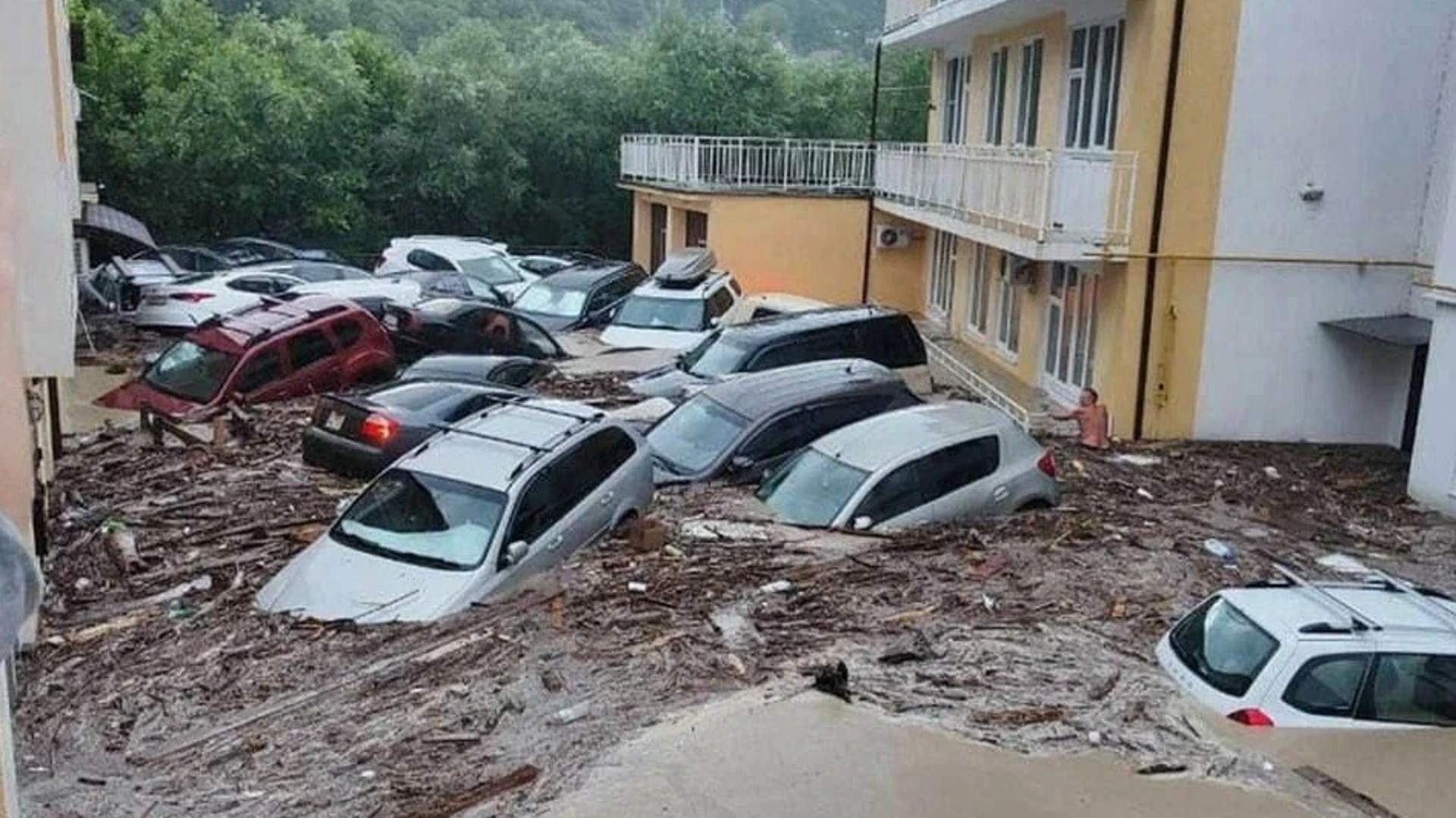 Абхазия на машине 2023. Джубга июль 2023 последствия наводнения. Небуг Туапсе наводнение 2023. Туапсе наводнение 2023 12 июля. Туапсе Новомихайловский поселок наводнение 2023.