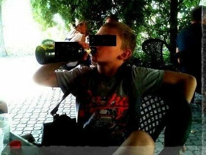 Свердловское УФАС не увидела в соцсетях рекламы на фото пьющих подростков