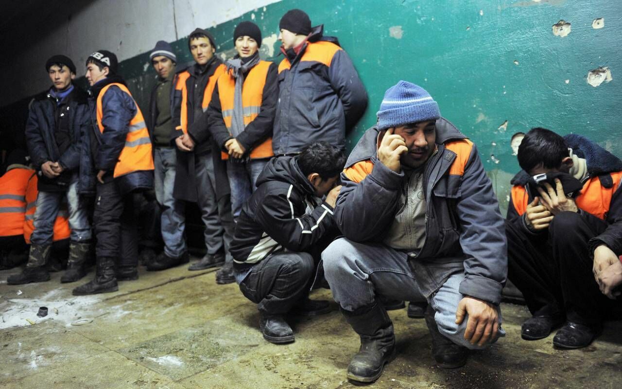 Пандемия лишила работы 40% мигрантов в России