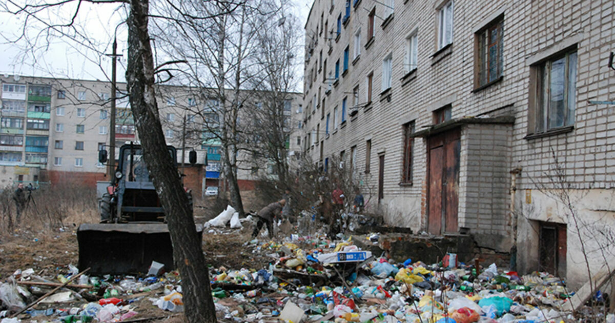 Ставрополь: залежи мусора под общагой