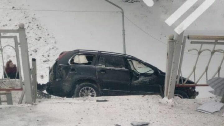 Электричка столкнулась с автомобилем в Московской области