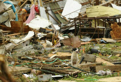 Жертвами торнадо в Оклахоме стали более 50 человек