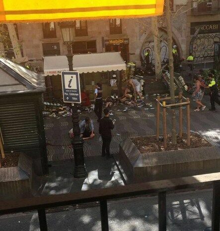 В Сети появилось видео с места теракта в Барселоне