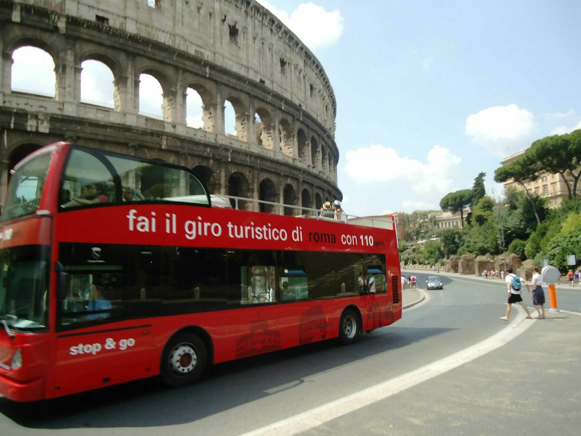 В Италии вводят ковид-пропуска для поездок на транспорте