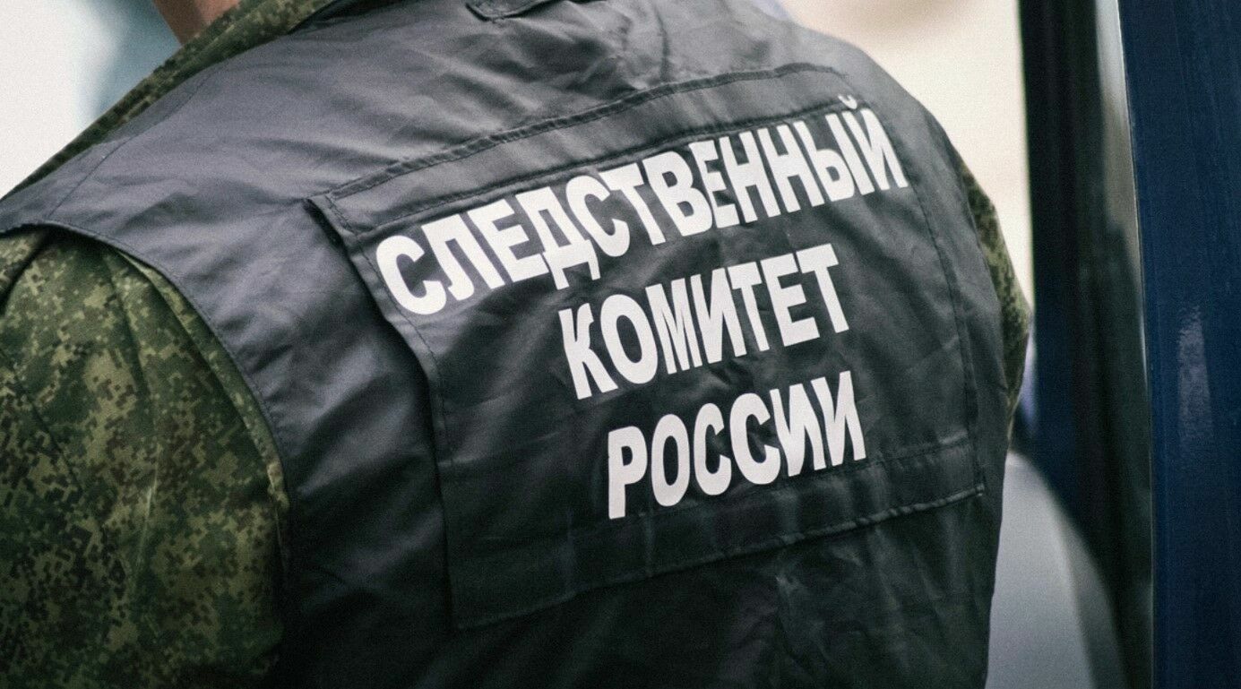 Взрыв в подъезде девятиэтажки в Санкт-Петербурге расследуют как покушение на убийство