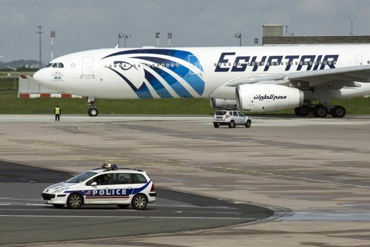 Анализ останков жертв крушения лайнера EgyptAir указывает на взрыв