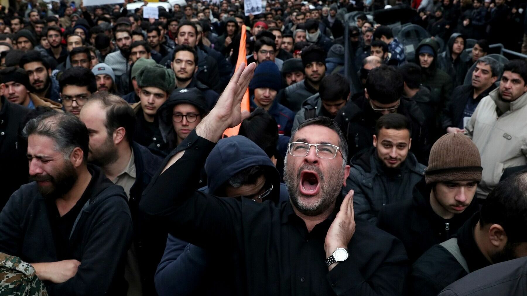 Al Arabia: В Иране возобновились акции протеста под лозунгом "Смерть диктатору!"