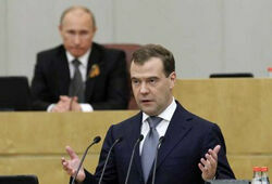 Путин отправит Медведева на встречу с Обамой на полях G8