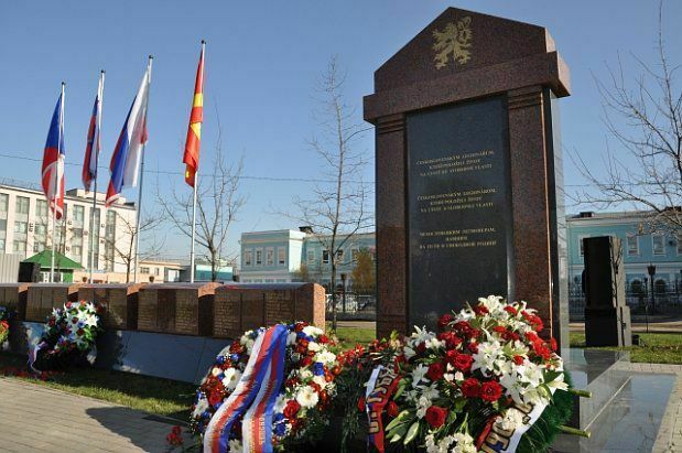 Семья Чапаевых - против установки памятника чешским легионерам