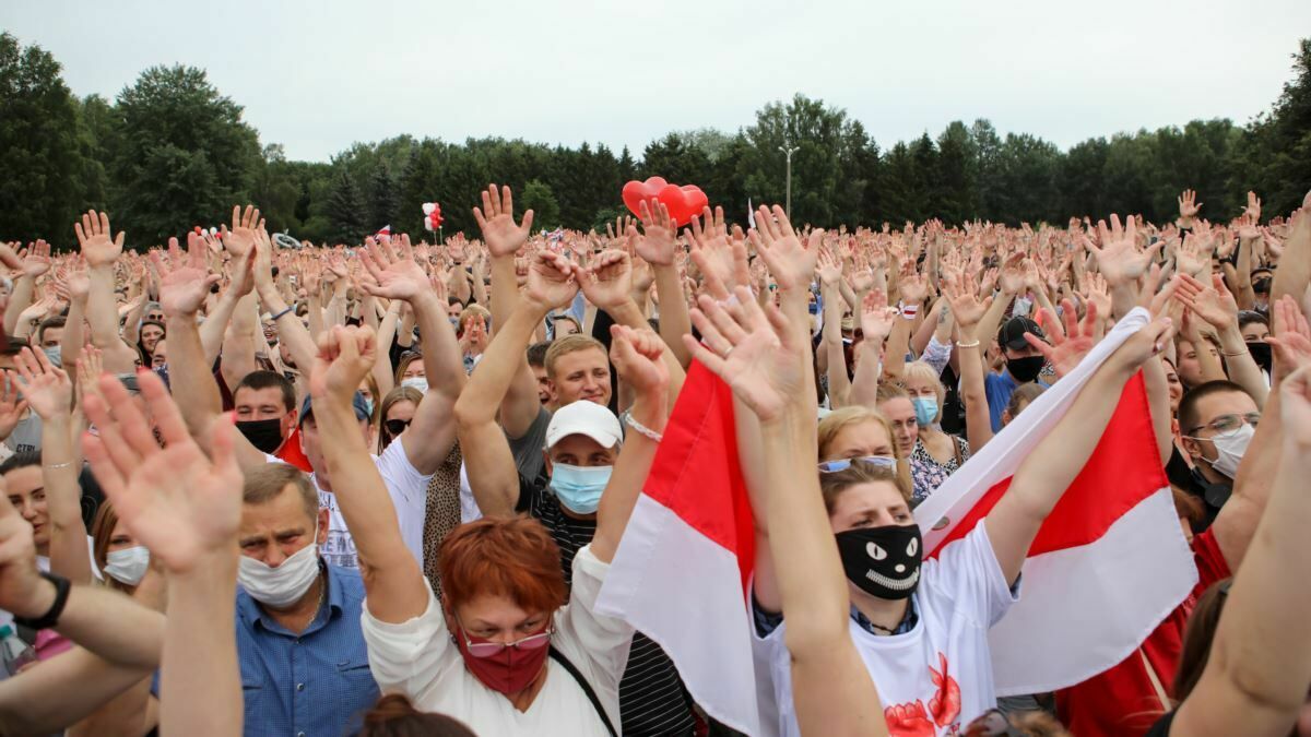 В Белоруссии уже есть гражданское общество, в России – нет...
