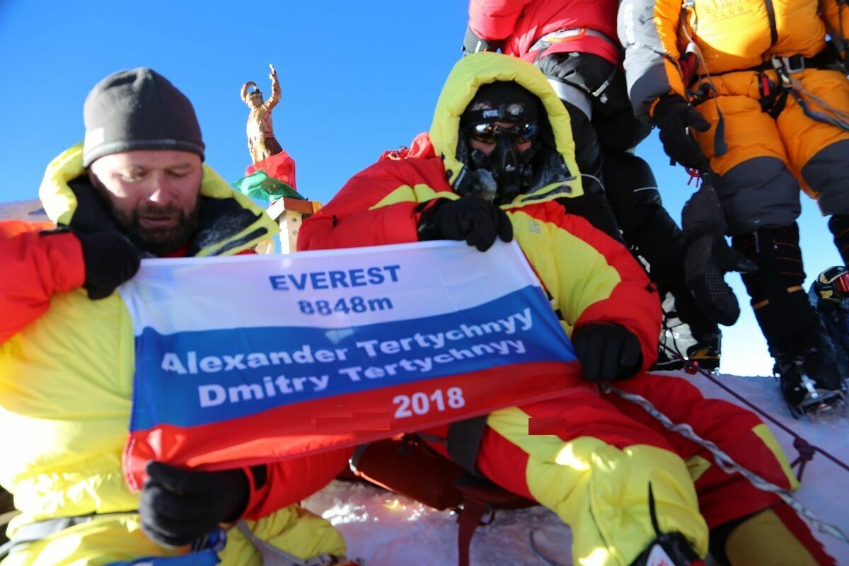 Россиянин в 17 лет покорил Эверест