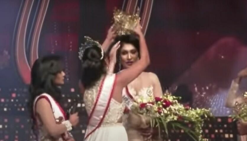 С победительницы конкурса "Миссис Шри-Ланка" со скандалом сорвали корону