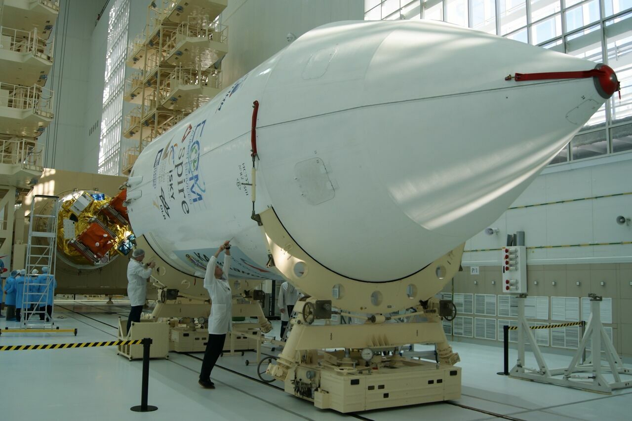 В Роскосмосе заявили о необходимости конвейерного изготовления спутников