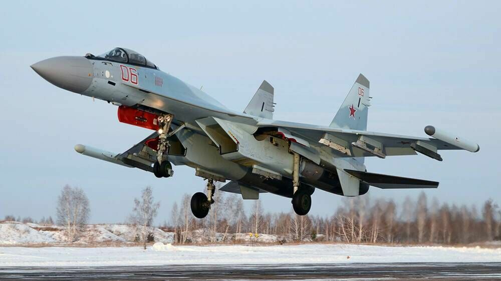РФ перебрасывает в Белоруссию истребители Су-35