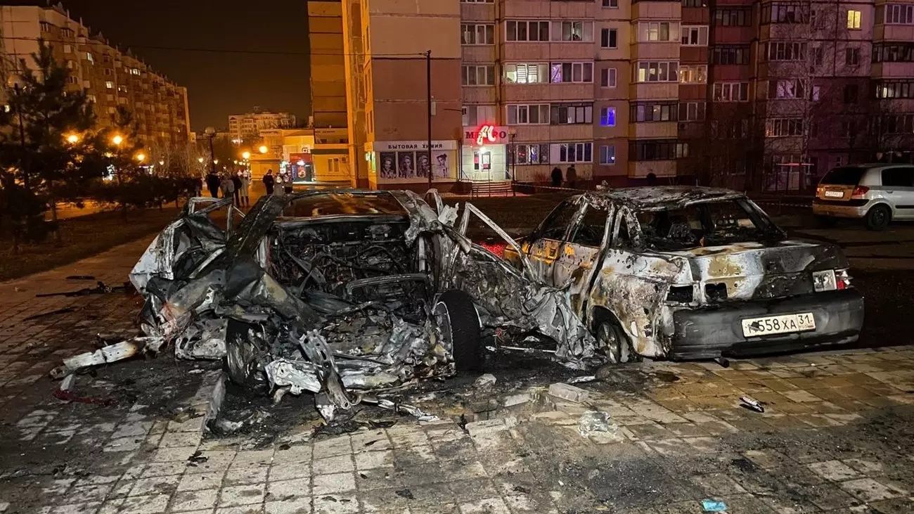 В Белгороде были повреждены восемь автомобилей, два из них полностью сгорели