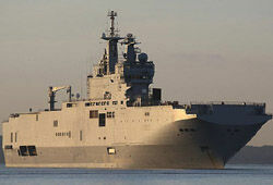 Корпус первого «Мистраля» для ВМФ России спущен на воду