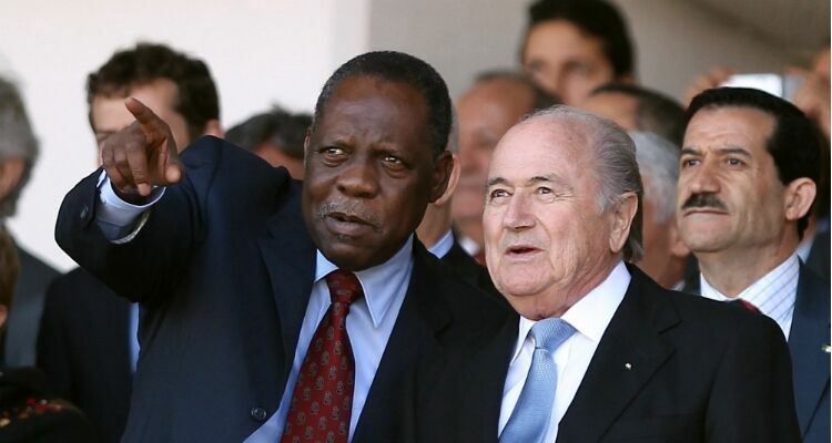 Глава африканского футбола Исса Аяту назначен исполняющим обязанности президента FIFA