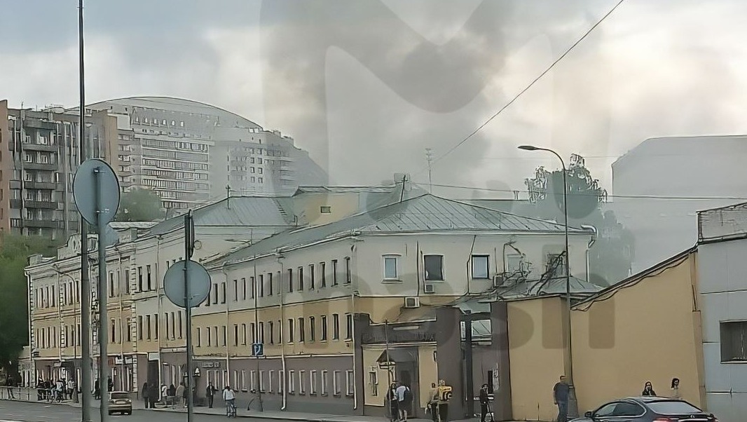 Mash: в Москве загорелся фитнес-клуб на Большой Семеновской улице