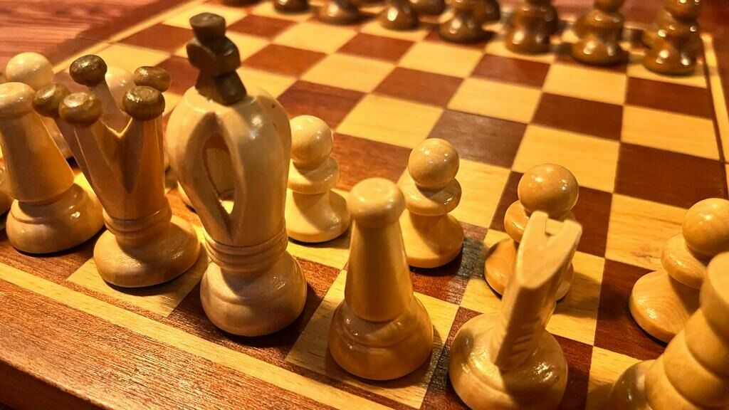 Турнир за шахматную корону перенесли в Казахстан