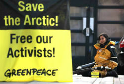 Арест активистов Greenpeace могут продлить еще на три месяца