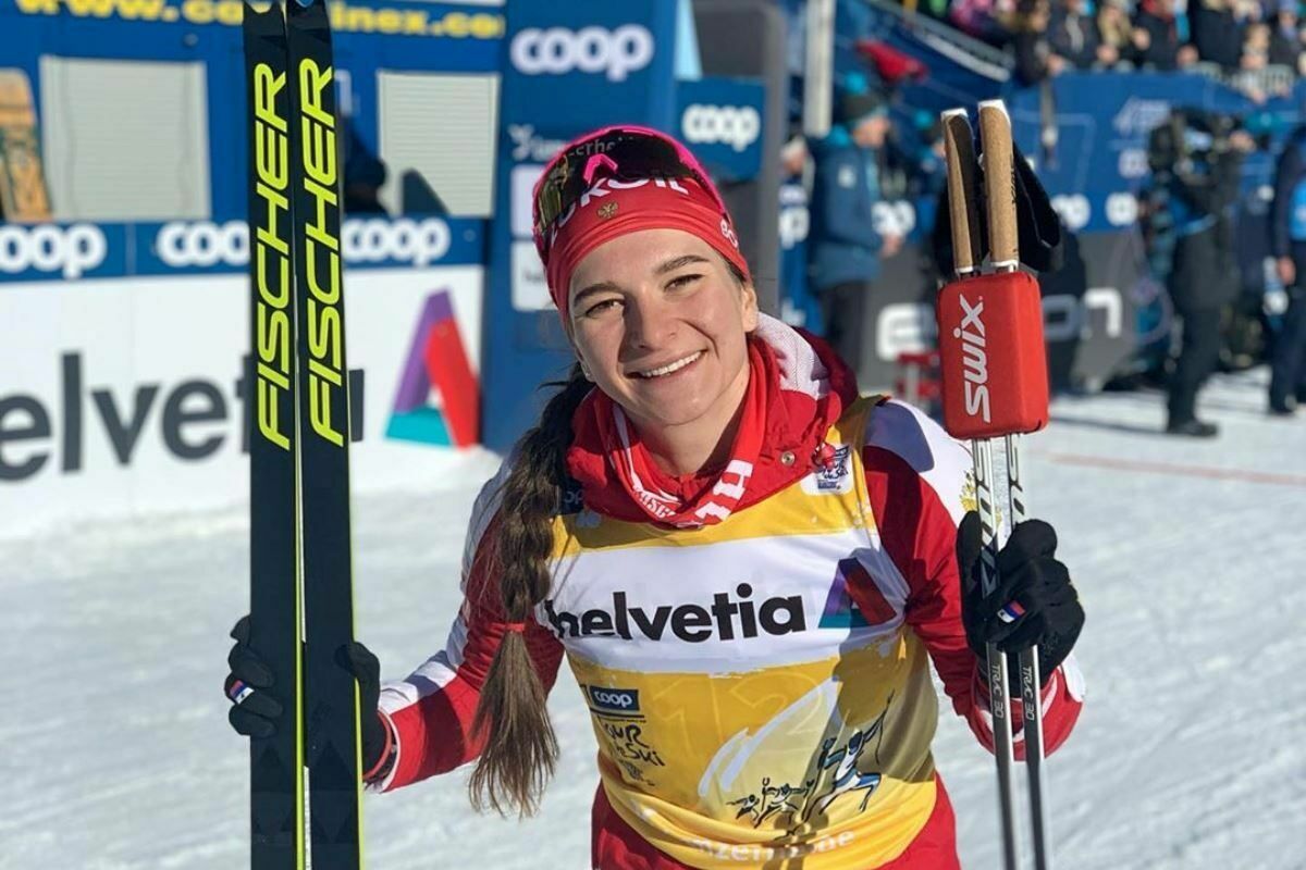 Лыжница Наталья Непряева завоевала третью золотую медаль на чемпионате России-2022