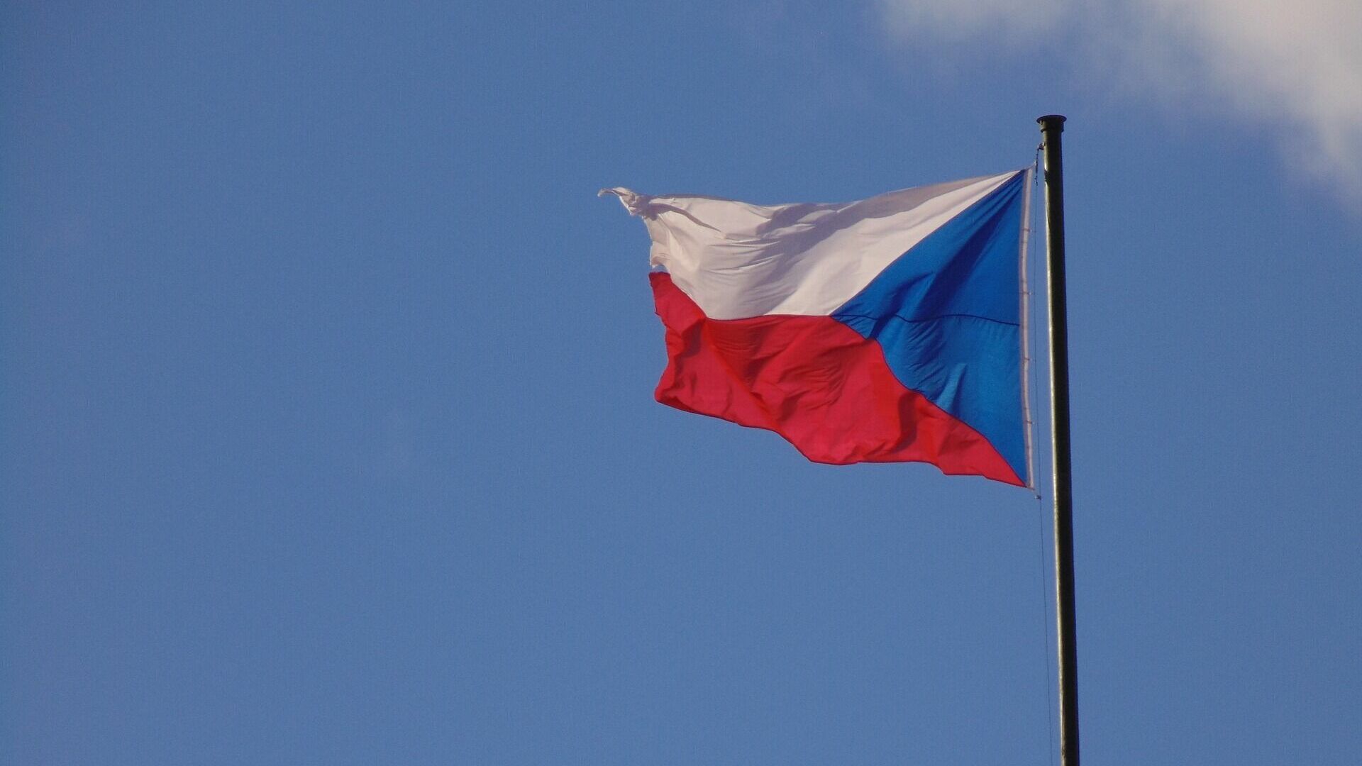 Чехия отменила передачу России в бесплатное пользование земельных участков