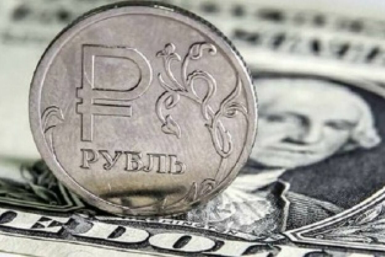 Центробанк прогнозирует дальнейший рост цен из-за ослабления рубля