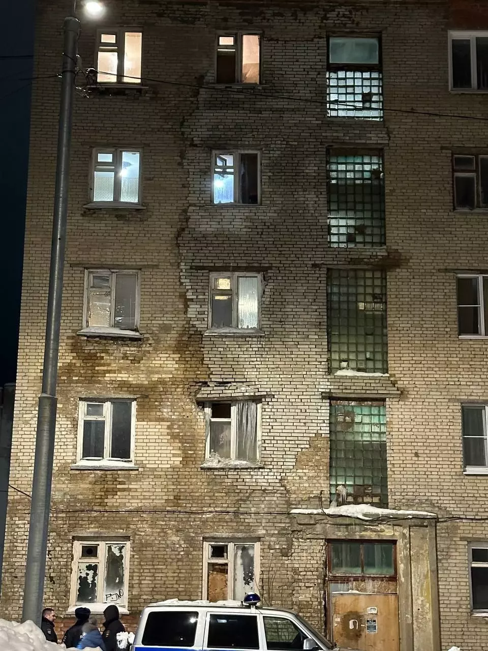 В Подмосковье разрушается здание общежития