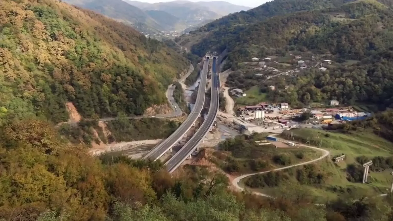 В Грузии открыли участок скоростной автомагистрали Рикоти