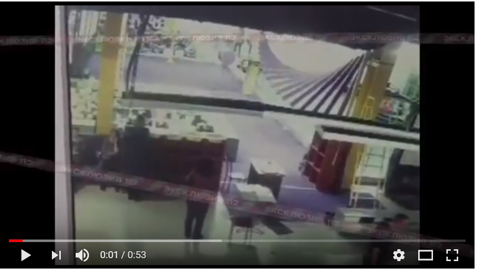 Видео дня: первые секунды пожара батутного центра в ТЦ "Зимняя вишня"