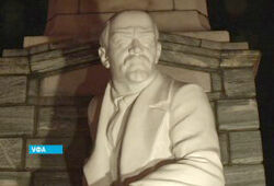 Жители Уфы рады возвращению памятника Ленину в центр города