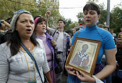 На улицах Москвы будут дежурить православные и атеистические патрули