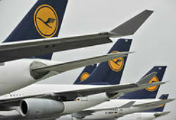 Lufthansa отменит почти 4 тысячи рейсов из-за забастовки пилотов