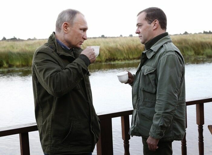 Путин и Медведев провели выходной  на озере Ильмень