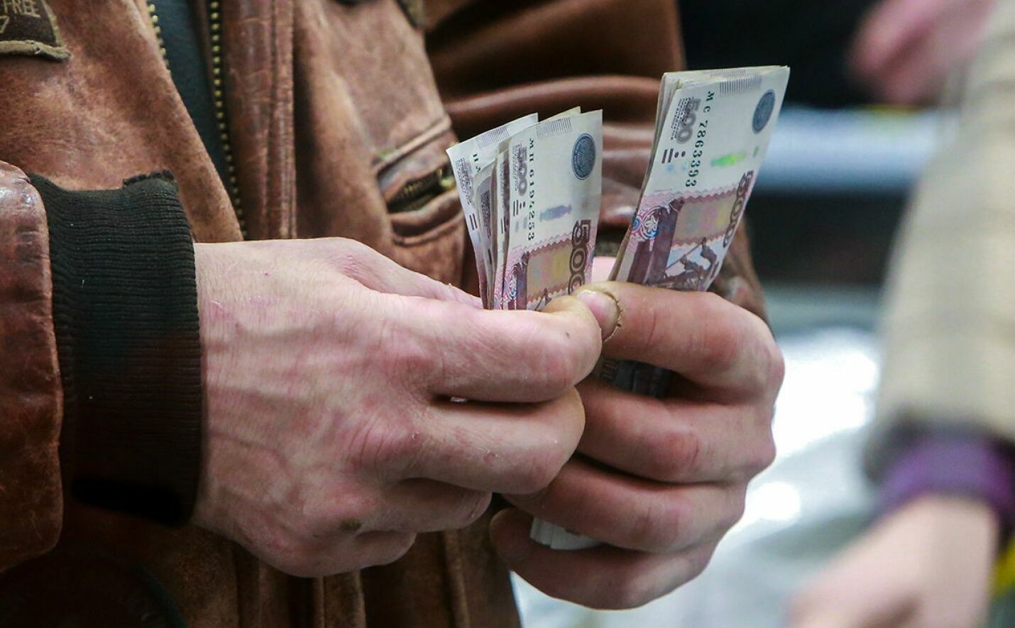 Медведев предложил обеспечить россиян минимальным гарантированным доходом