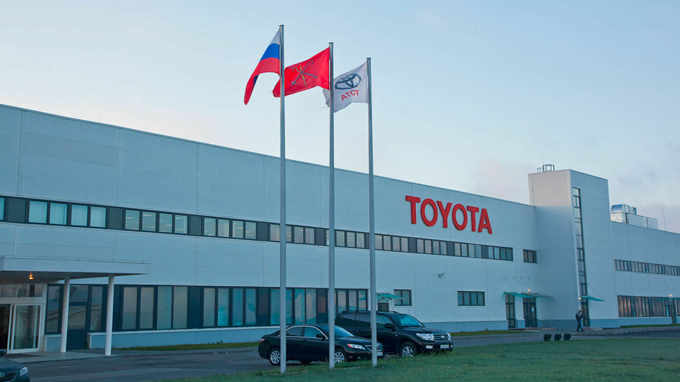 Toyota уволит сотрудников петербургского завода до конца 2022 года