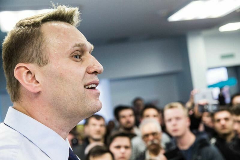 Навальному добавили 15 суток ареста за неповиновение полиции