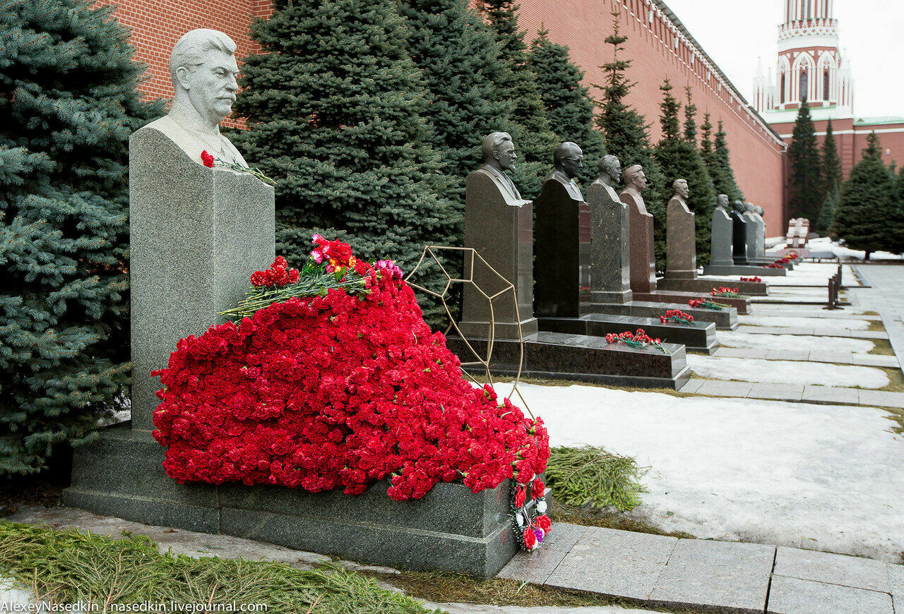 Адвокат правнука Сталина просит Кремль перезахоронить генсека