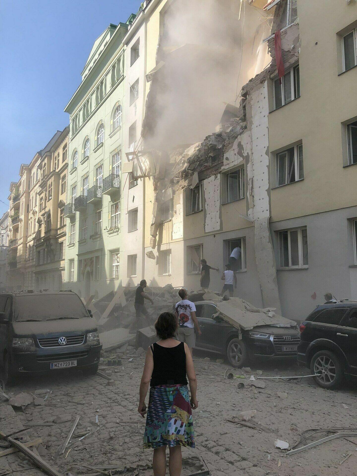 Взрыв в центре Вены разрушил пятиэтажный дом(ВИДЕО)