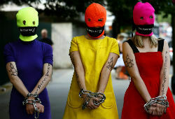 Трое из Pussy Riot получили по два года колонии за хулиганство в ХХС